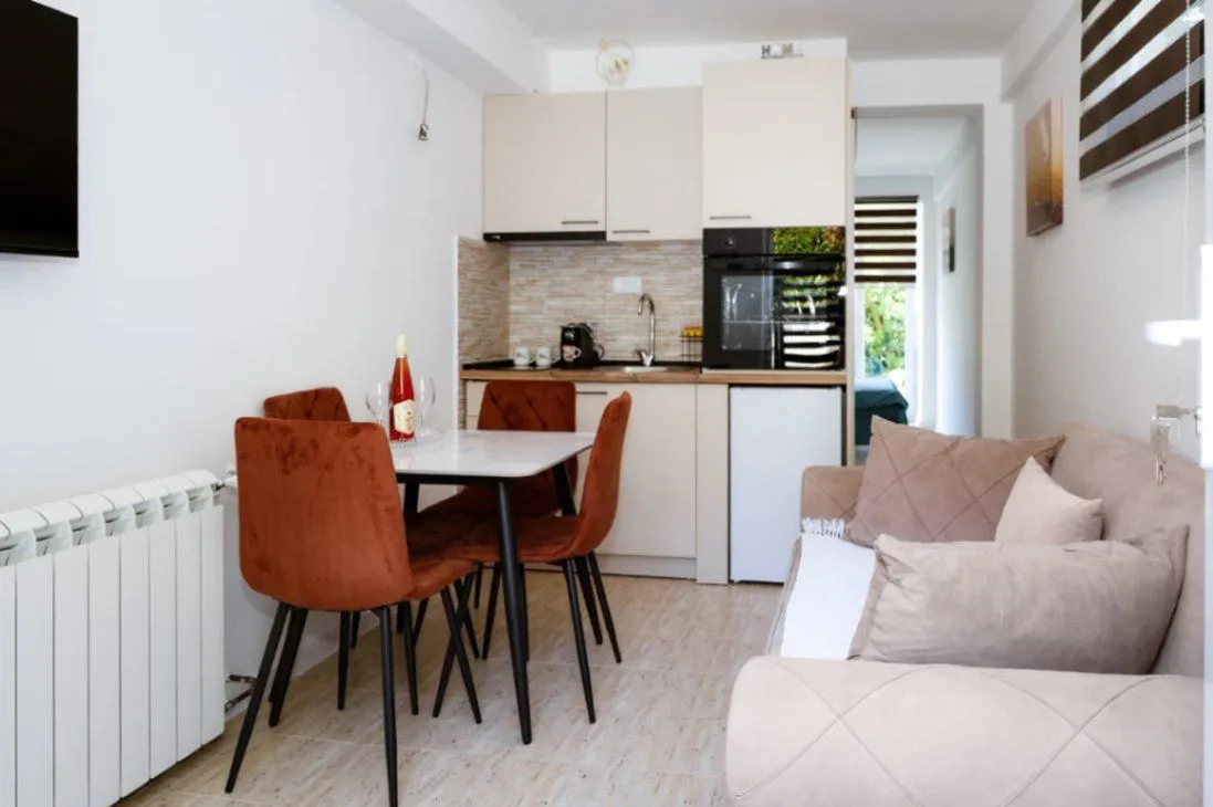 Izdavanje, jednosoban stan, 40m², Seljanovo, Tivat