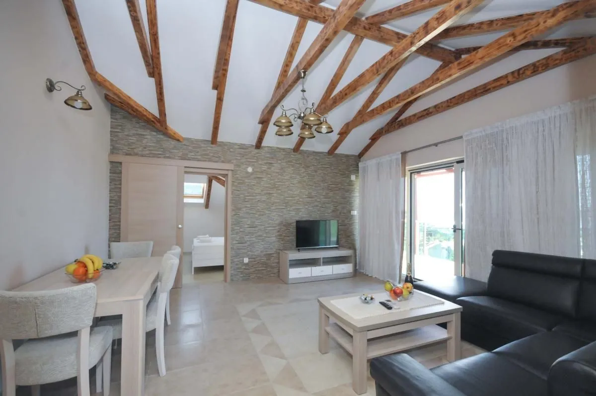 Sale, four bedroom apartment, 137m², Bečići, Budva