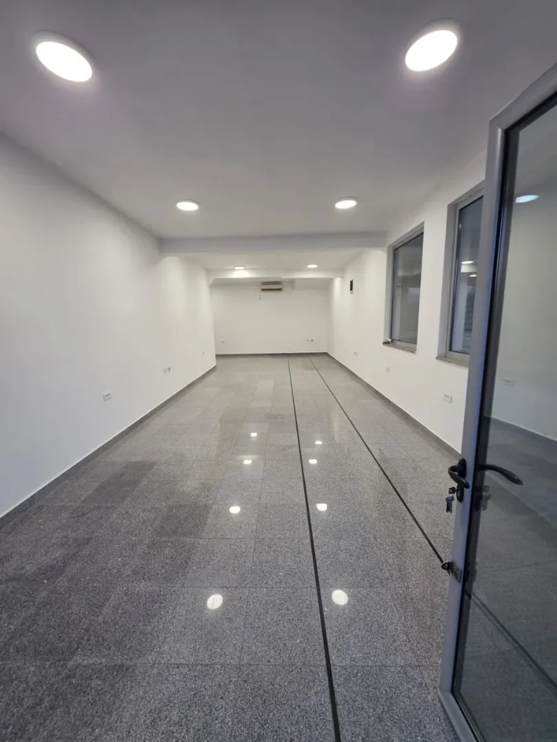 Rent, office space, 126m², Drač, Podgorica
