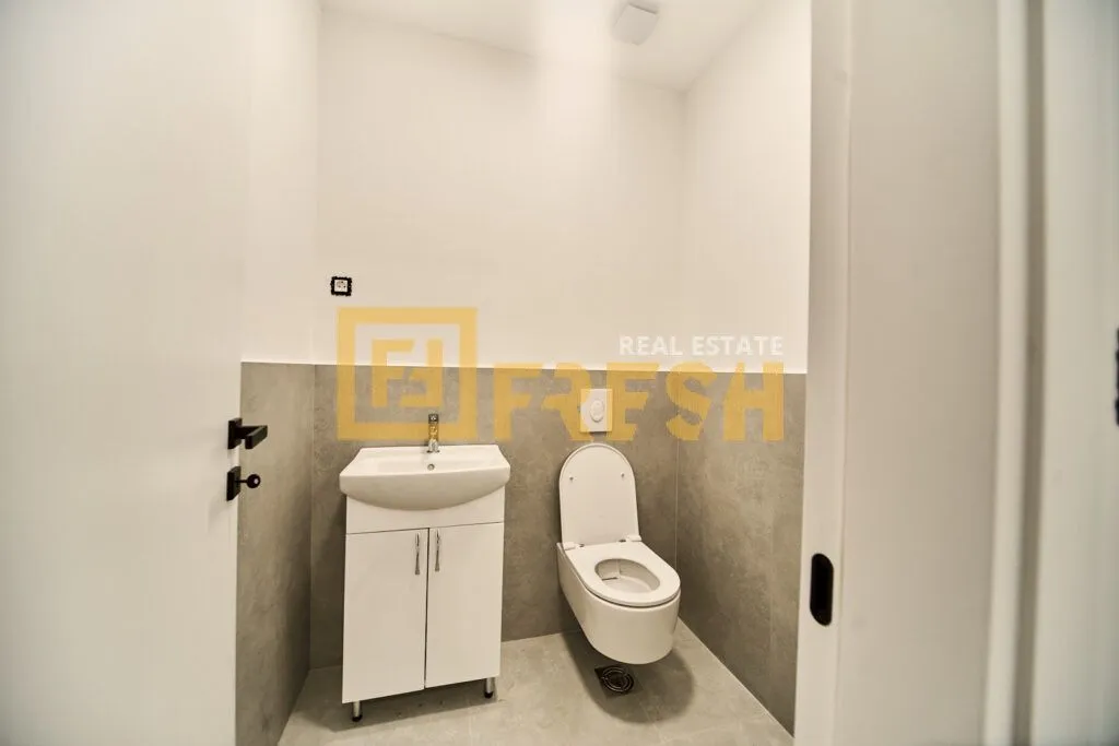 Rent, office space, 95m², City Kvart, Podgorica