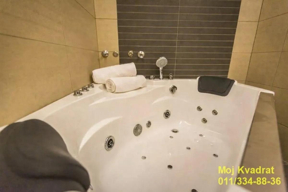 Rent, two bedroom apartment, 150m², Šumice, Beograd