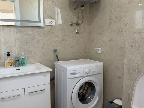 Izdavanje, dvosoban stan, 66m², Bonići, Tivat - image 9