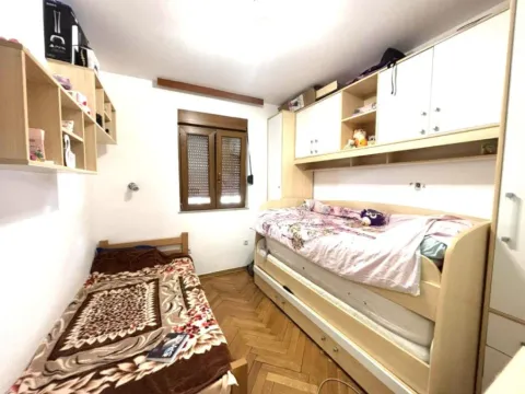 Sale, five bedroom apartment, 180m², Stari Aerodrom, Podgorica - image 8