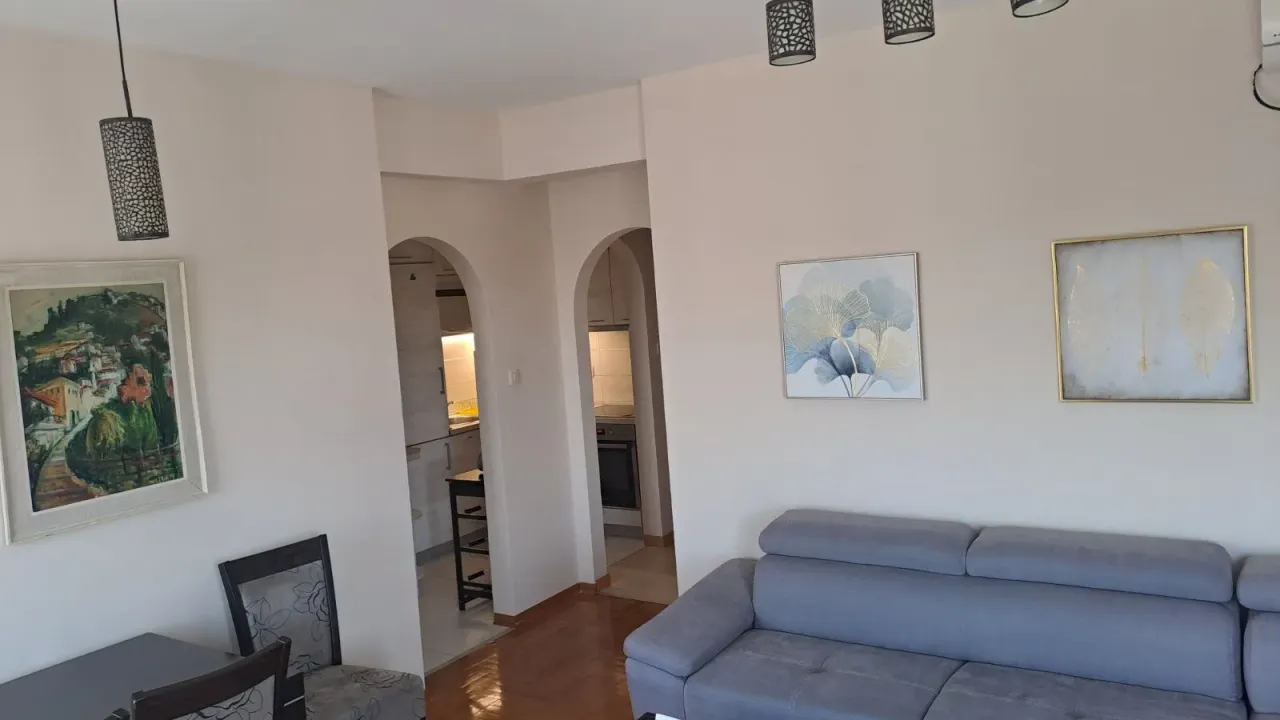 Izdavanje, dvosoban stan, 65m², Zabjelo, Podgorica
