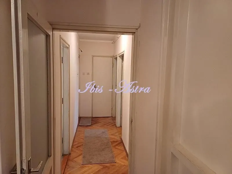 Izdavanje, trosoban stan, 68m², Novi Beograd Blok 1 Fontana, Novi Beograd Sve Podlokacije