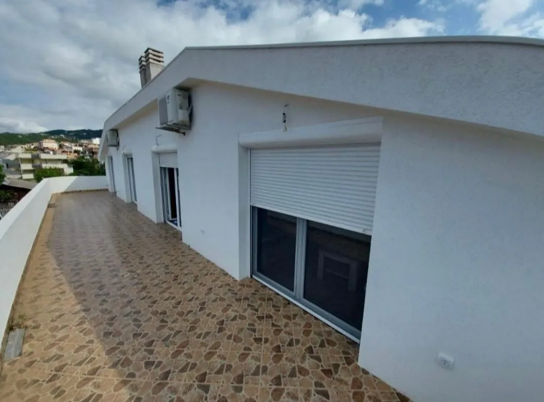 Izdavanje, dvosoban stan, 100m², Ilino, Bar