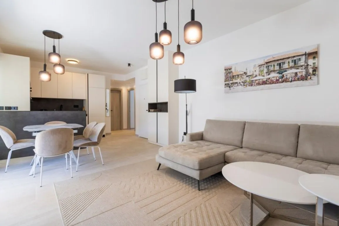 Prodaja, dvosoban stan, 154m², Donja Lastva, Tivat