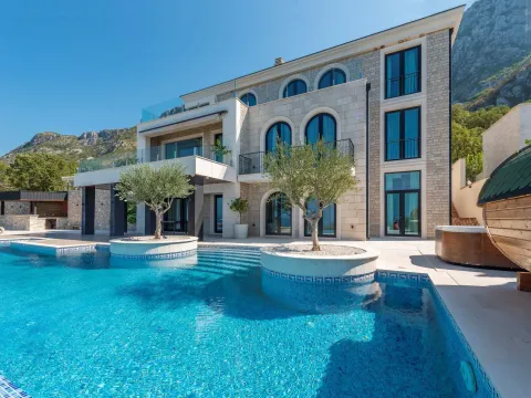 Prodaja, kuća, 496m², Blizikuće, Budva