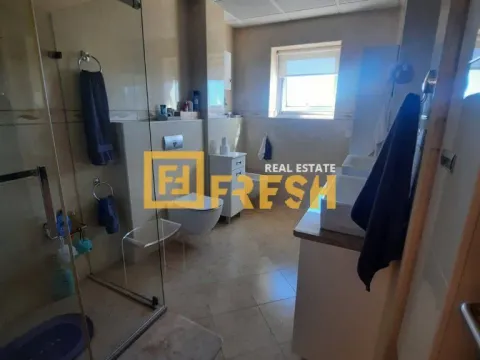 Prodaja, četvorosoban stan, 145m², Bar, Crna Gora - image 13