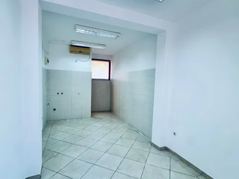 Rent, office space, 25m², Centar, Podgorica - image 6