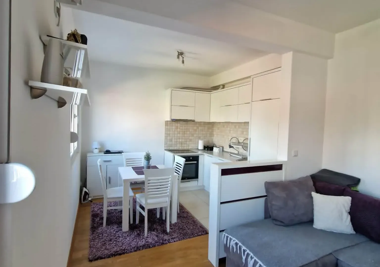Izdavanje, jednosoban stan, 45m², Drač, Podgorica