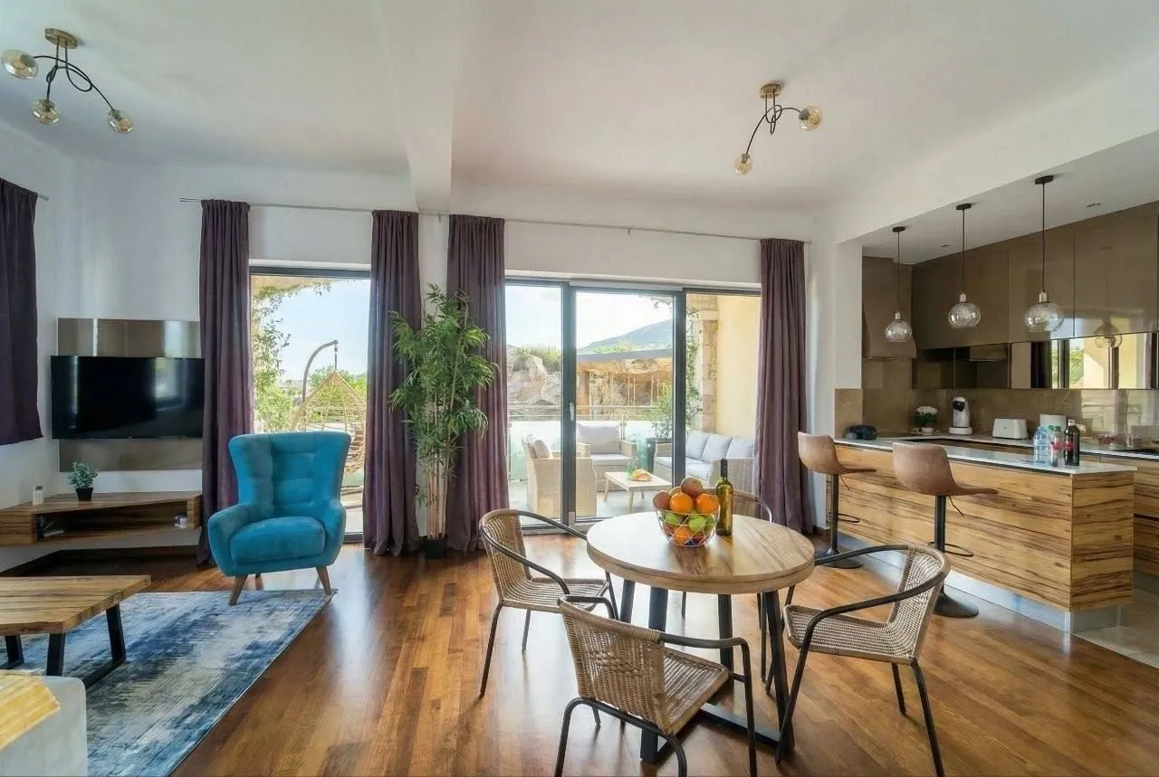 Rent, two bedroom apartment, 70m², Bečići, Budva