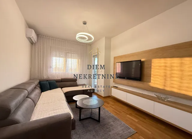 Izdavanje, jednosoban stan, 45m², Stari Aerodrom, Podgorica