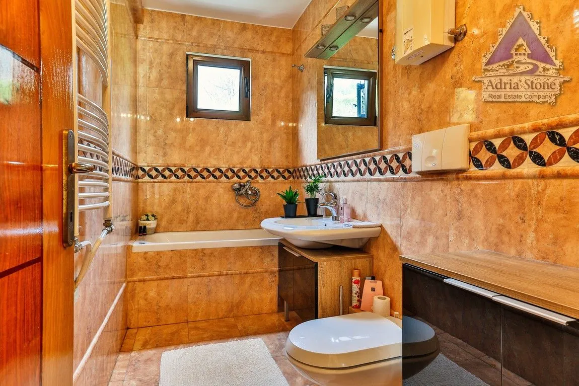 Sale, three bedroom apartment, 156m², Dubovica, Budva