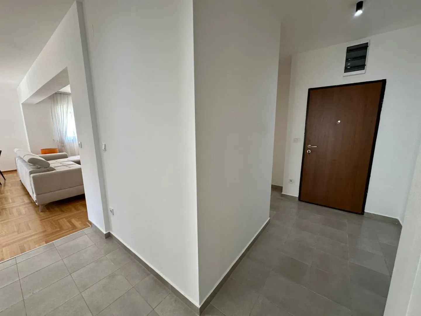 Rent, four bedroom apartment, 129m², Bečići, Budva