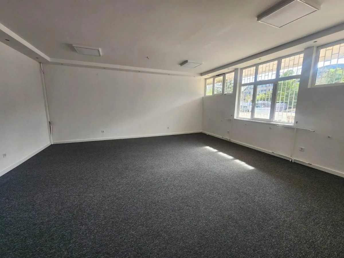 Rent, office space, 500m², Trošarina, Voždovac Sve Podlokacije