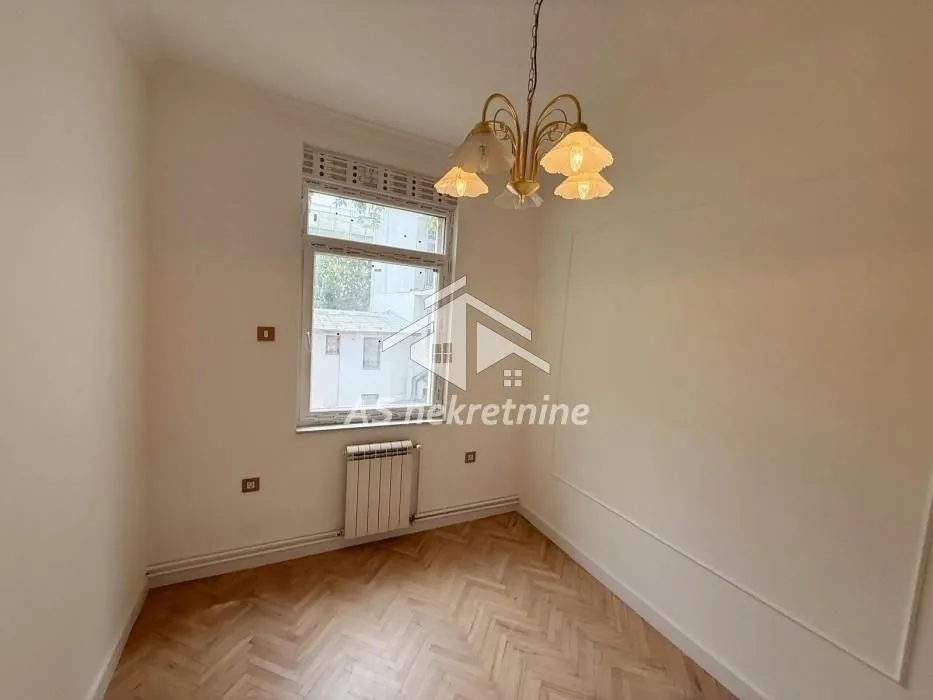 Izdavanje, četvorosoban stan, 87m², Slavija, Vračar Sve Podlokacije