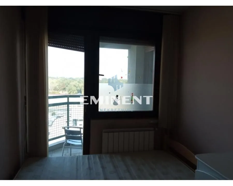 Izdavanje, trosoban stan, 68m², Čukarica, Beograd