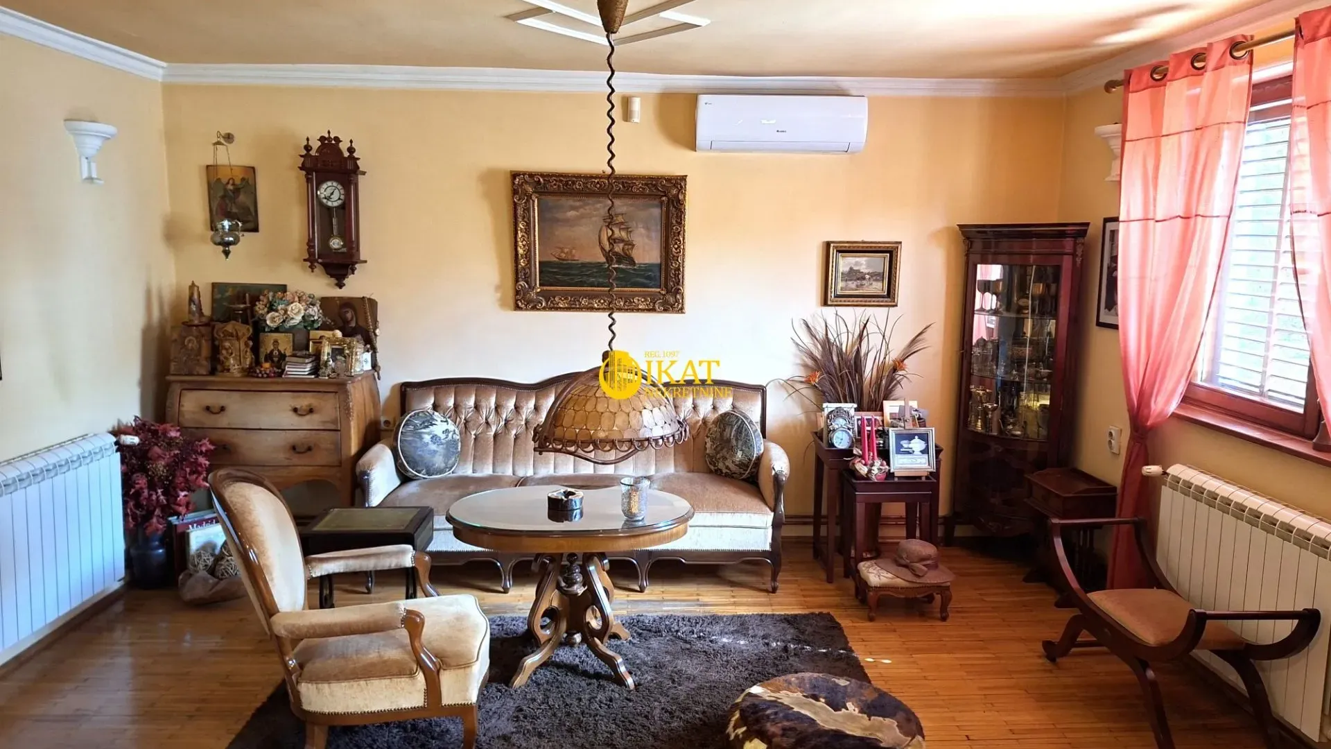 Prodaja, kuća, 265m², Borča 1, Borča Sve Podlokacije