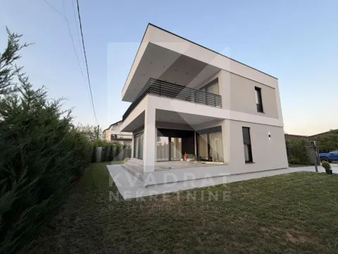 Prodaja, kuća, 225m², Gornja Gorica, Podgorica - image 3