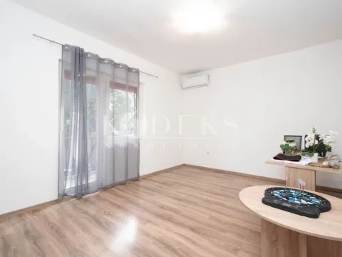 Izdavanje, poslovni prostor, 90m², Gorica C, Podgorica - image 3