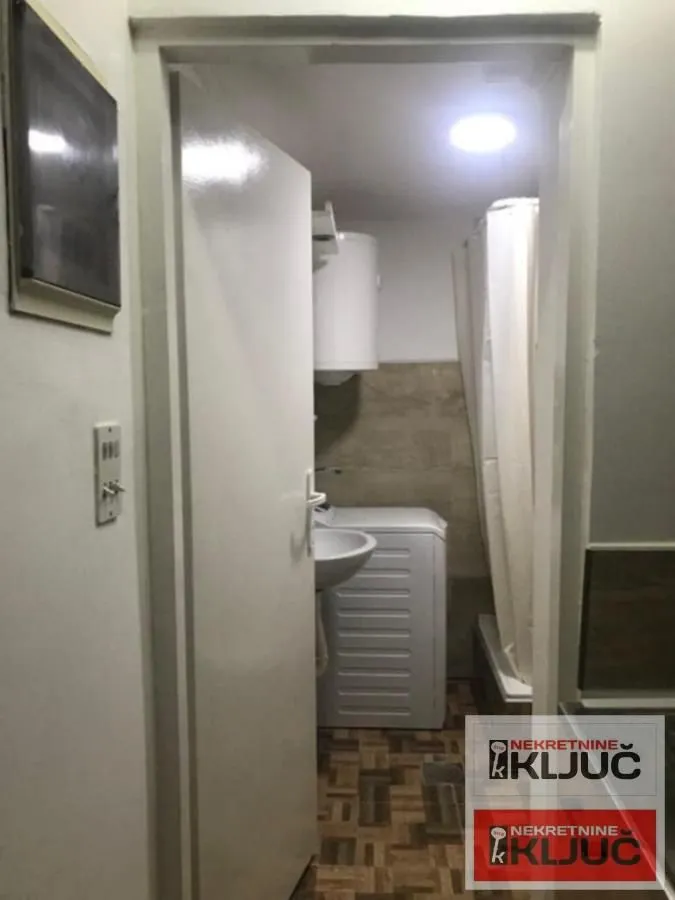 Izdavanje, garsonjera, 19m², Podbara, Novi Sad Sve Podlokacije