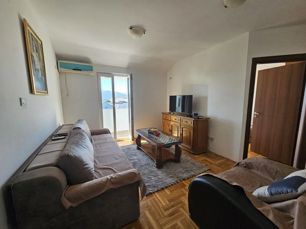 Izdavanje, jednosoban stan, 43m², City Kvart, Podgorica