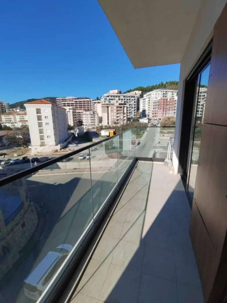 Sale, two bedroom apartment, 70m², Bečići, Budva