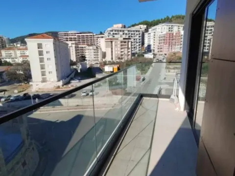 Sale, two bedroom apartment, 70m², Bečići, Budva - image 3