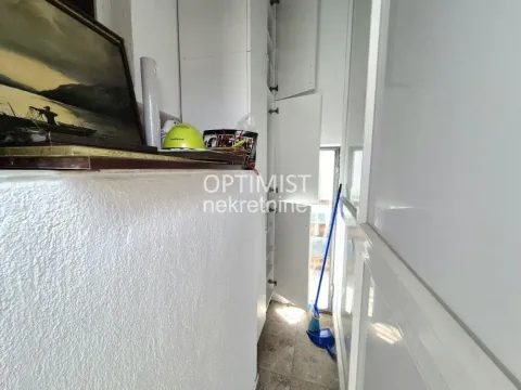 Rent, three bedroom apartment, 72m², Vračar Centar, Vračar Sve Podlokacije - image 12