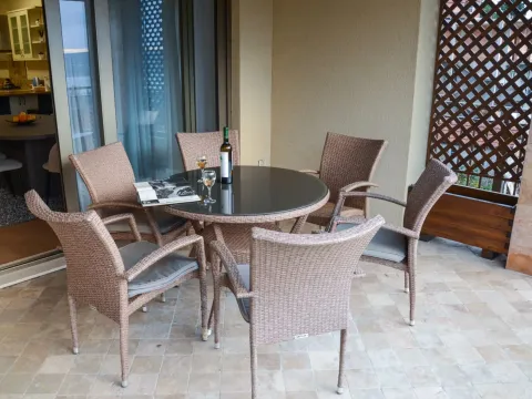 Izdavanje, stan, 176m², Tivat, Crna Gora - image 4
