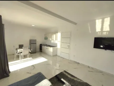 Rent, two bedroom apartment, 77m², Bjeliši, Bar - image 2