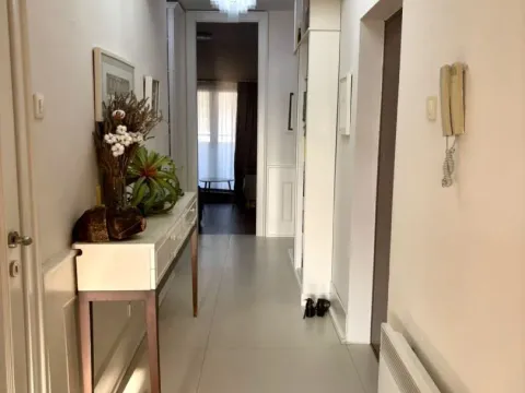 Izdavanje, trosoban stan, 150m², Tivat, Crna Gora - image 8