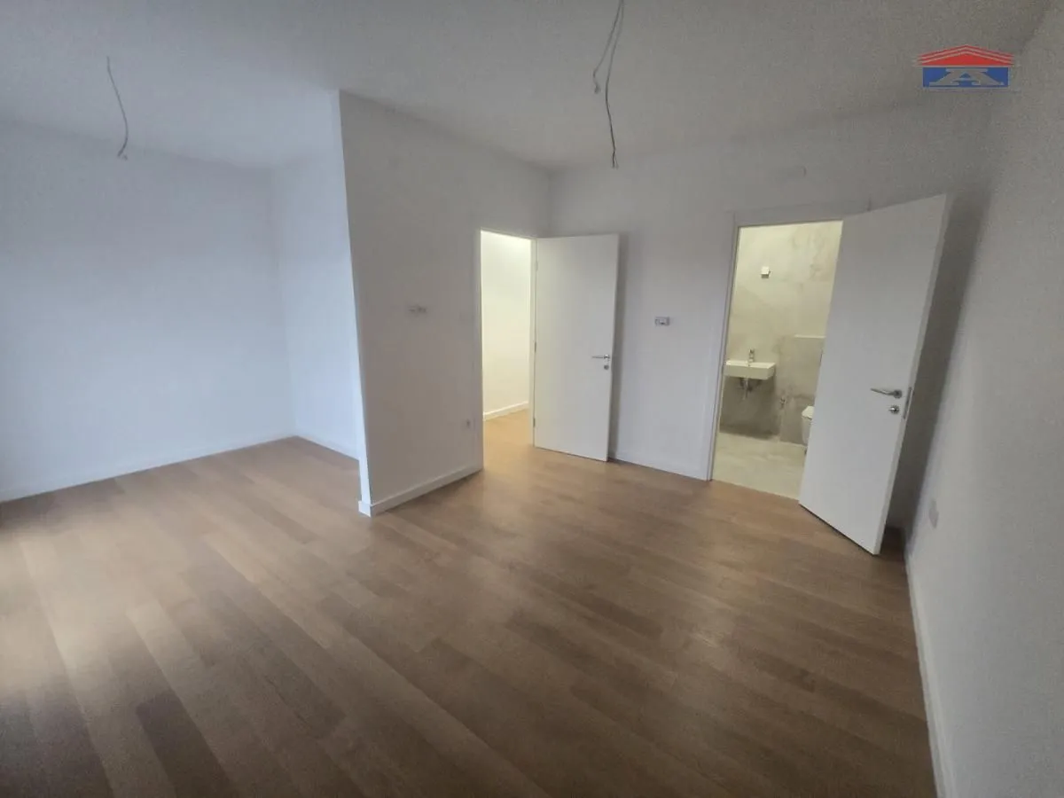 Prodaja, stan, 129m², Salajka, Novi Sad Sve Podlokacije