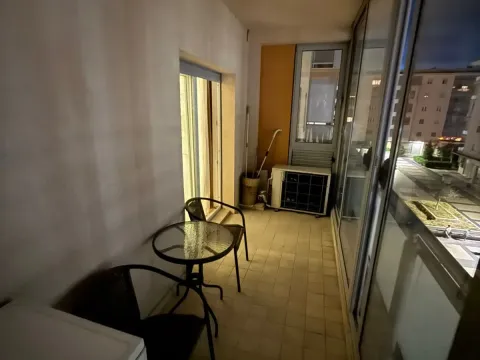 Prodaja, dvosoban stan, 72m², City Kvart, Podgorica - image 3