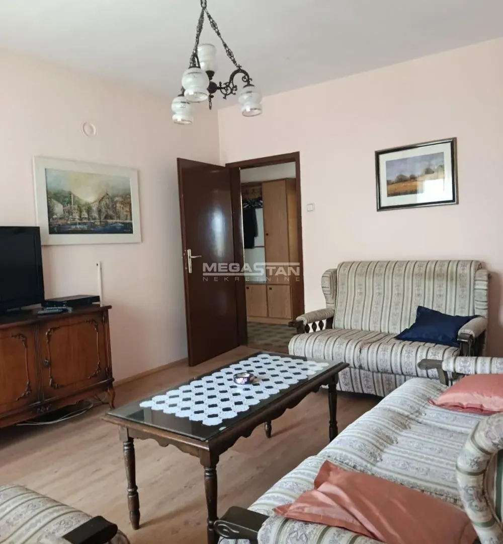 Sale, house, 270m², Mali Mokri Lug, Zvezdara Sve Podlokacije