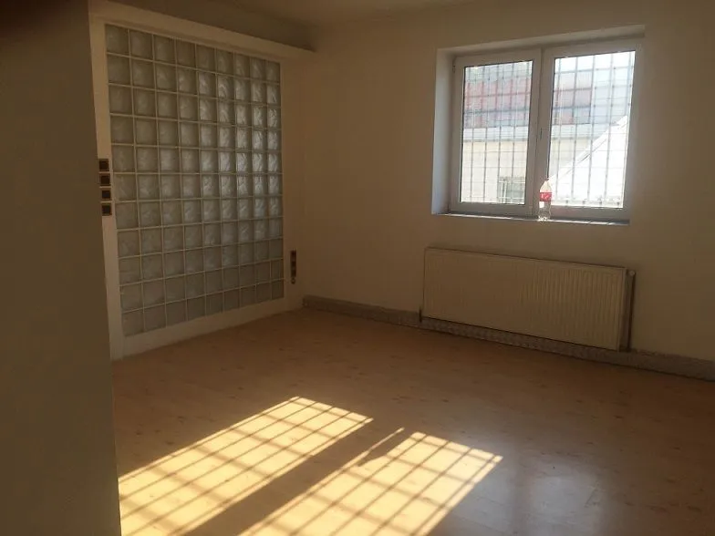 Rent, office space, 400m², Zrenjanin, Srbija
