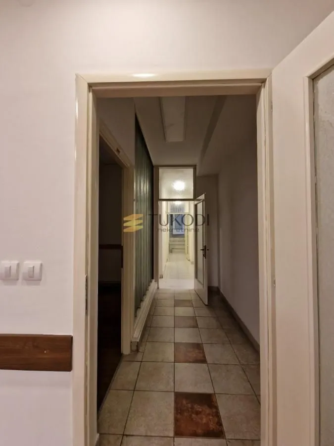 Sale, office space, 176m², Kosančićev Venac, Beograd