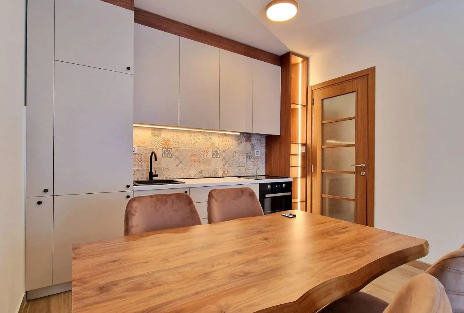 Sale, one bedroom apartment, 53m², Podkošljun, Budva