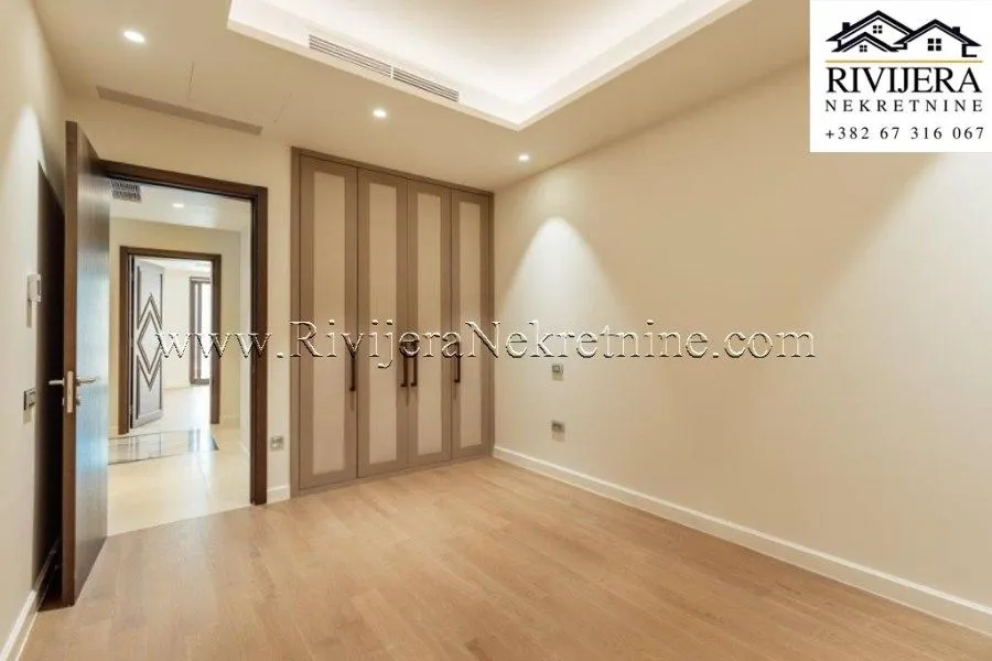 Prodaja, trosoban stan, 171m², Kamenari, Herceg Novi