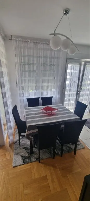 Izdavanje, dvosoban stan, 74m², Nova Dalmatinska, Podgorica