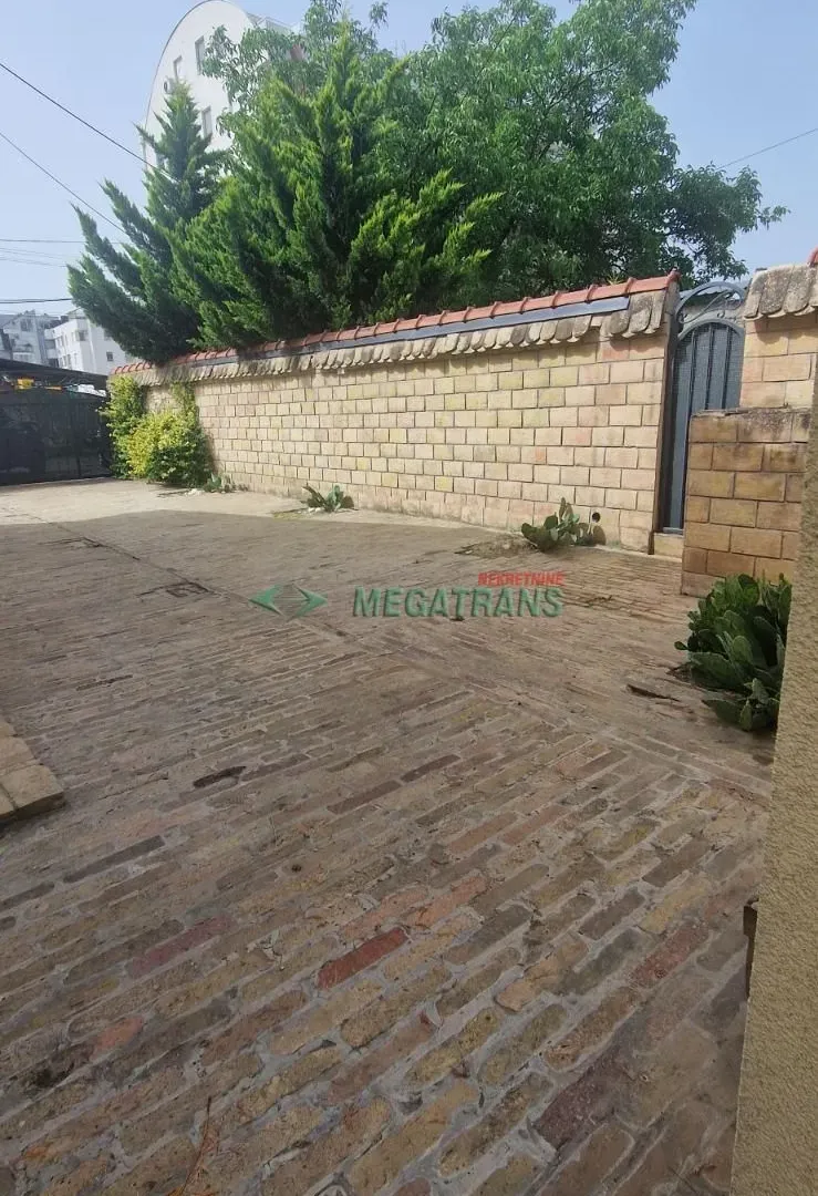 Rent, house, 220m², Petrovaradin, Novi Sad