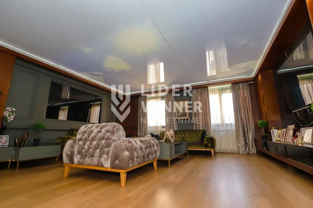 Sale, four bedroom apartment, 160m², Vračar Centar, Vračar Sve Podlokacije