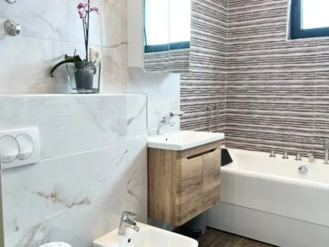 Sale, two bedroom apartment, 81m², Bečići, Budva - image 4