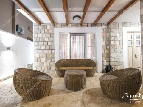 Prodaja, kuća, 198m², Tivat, Crna Gora - image 24