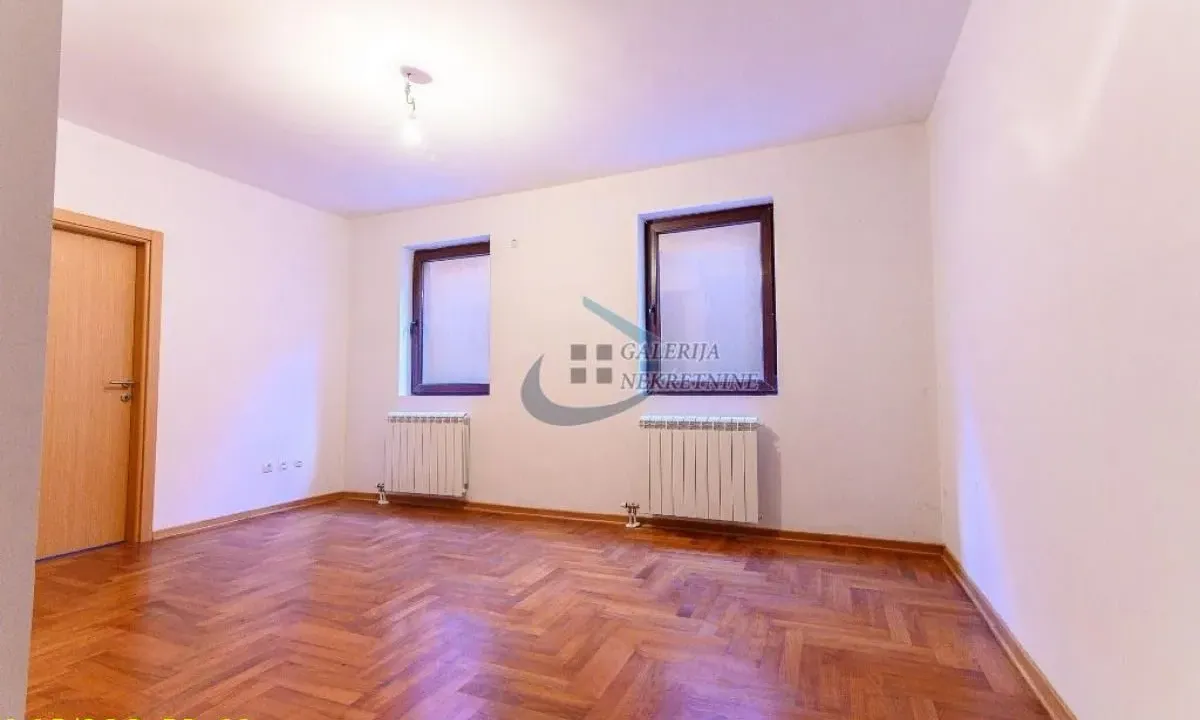 Prodaja, trosoban stan, 56m², Čubura, Beograd