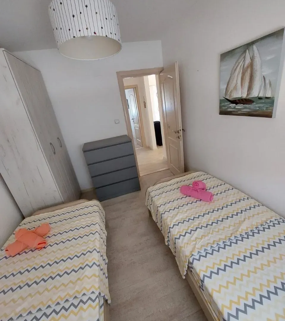 Izdavanje, dvosoban stan, 60m², Tivat, Crna Gora