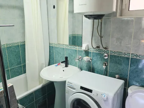 Izdavanje, jednosoban stan, 48m², Centar, Podgorica - image 3