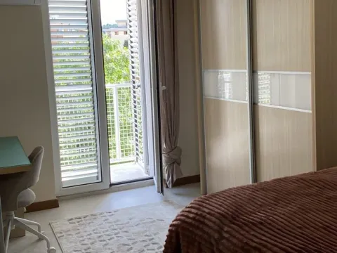 Izdavanje, trosoban stan, 114m², Masline, Podgorica - image 8