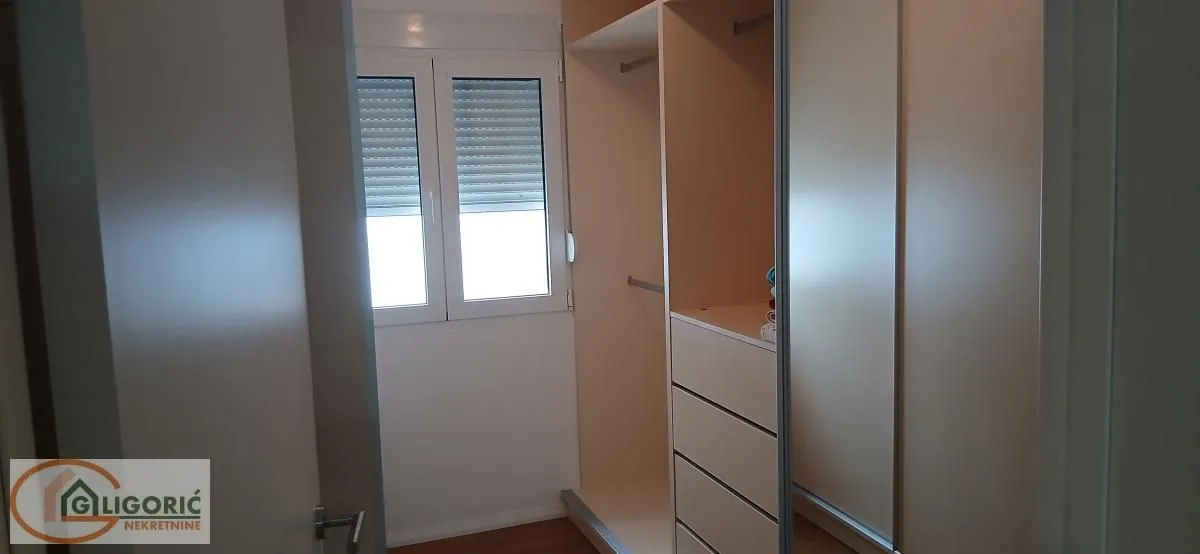 Prodaja, četvorosoban stan, 99m², Žarkovo, Beograd